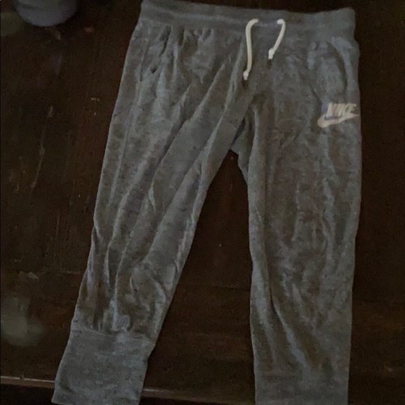 Cropped Nike sweats - Picture 2 of 3